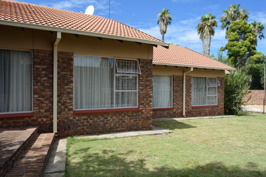 4 Bedroom Property for Sale in Flamwood North West